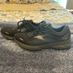 Black on Black Brooks Ghost 13